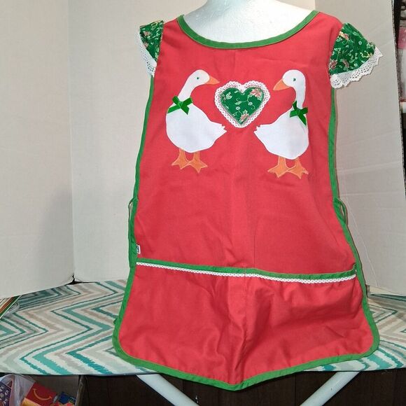 Red Christmas Apron with White Ducks on the Front, Tie's on the Side, 26ins Long - Picture 2 of 4